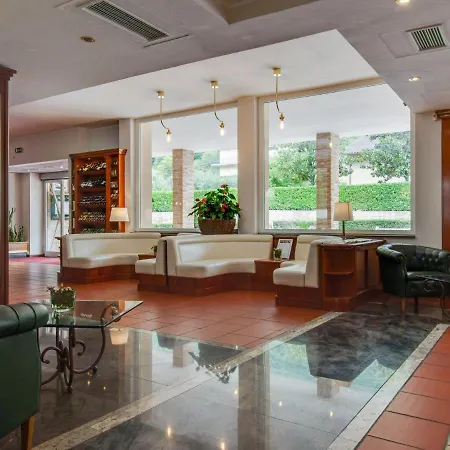 Family Escape With Pools And Sauna Hébergement de vacances Foligno