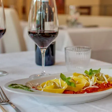 Family Escape With Pools And Sauna