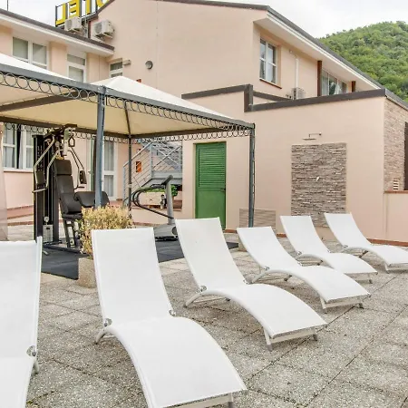 Family Escape With Pools And Sauna