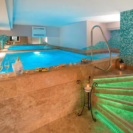 Family Escape With Pools And Sauna *