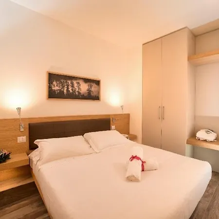 펜션 Family Escape With Pools And Sauna 폴리뇨